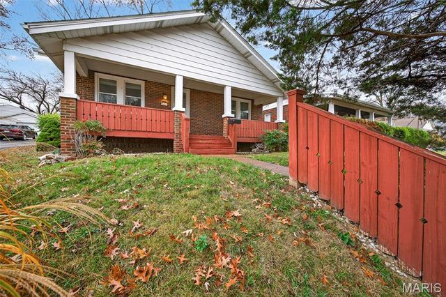 8907 Argyle Avenue, Overland, MO 63114