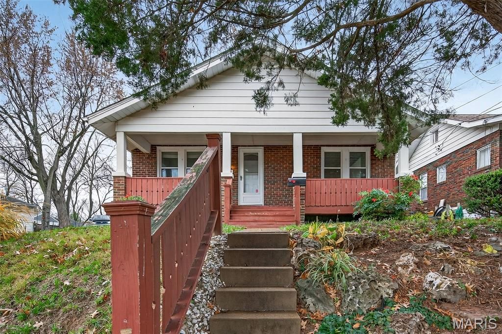 8907 Argyle Avenue, Overland, MO 63114