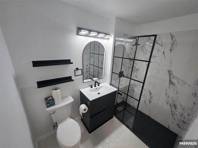 2080 Drake Court, Mahwah, NJ 07430