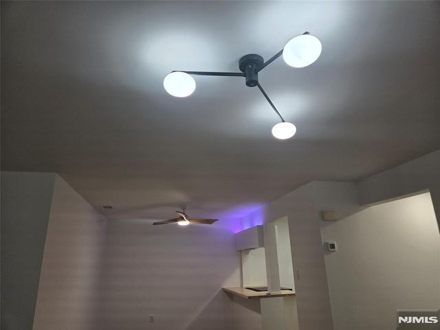 2080 Drake Court, Mahwah, NJ 07430