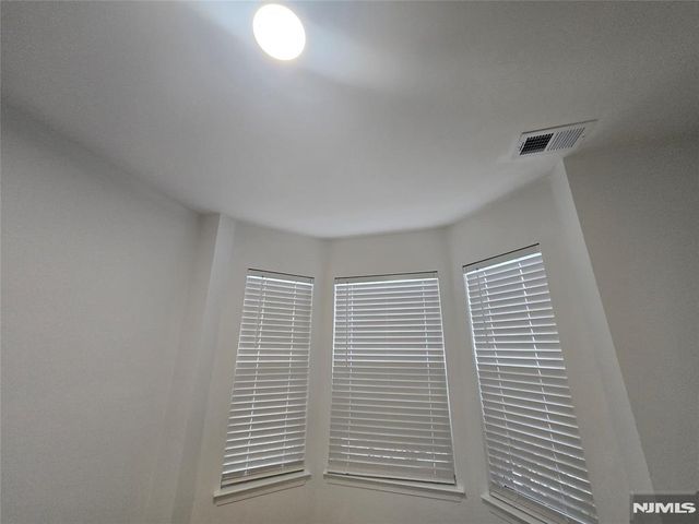 2080 Drake Court, Mahwah, NJ 07430