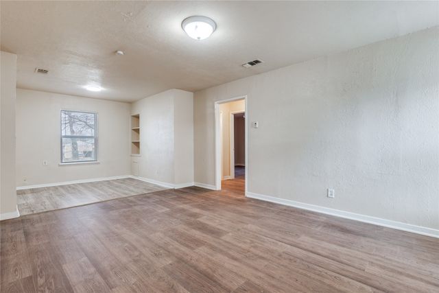 133 W Hobson Avenue, Dallas, TX 75224