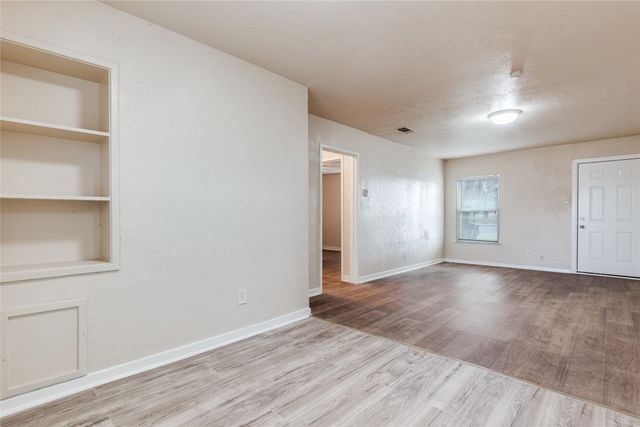 133 W Hobson Avenue, Dallas, TX 75224