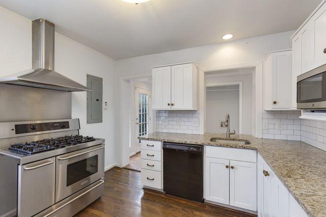 2106 Sharondale Dr, Nashville, TN 37215