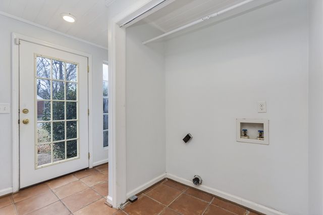 2106 Sharondale Dr, Nashville, TN 37215