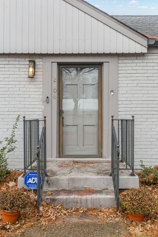 2106 Sharondale Dr, Nashville, TN 37215