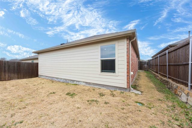 2723 Blackbuck Court, Crandall, TX 75114