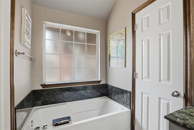 7412 Stinchcomb Drive, Oklahoma City, OK 73132