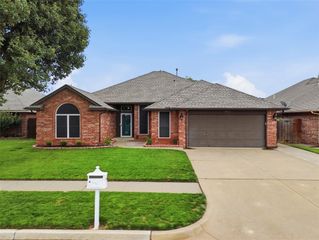 7412 Stinchcomb Drive, Oklahoma City, OK 73132