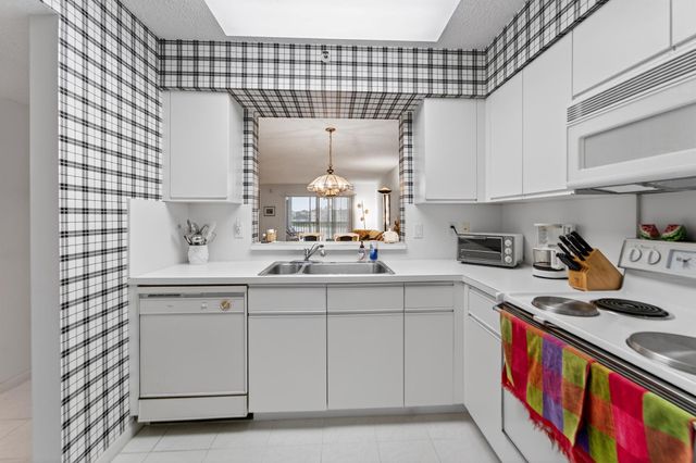 14112 Huntington Pointe Drive 309, Delray Beach, FL 33484