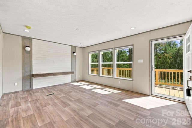 93 Foxcroft Lane, Flat Rock, NC 28792