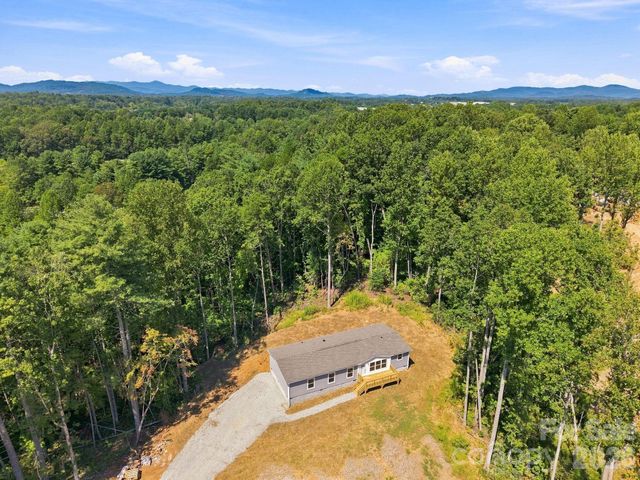 93 Foxcroft Lane, Flat Rock, NC 28792