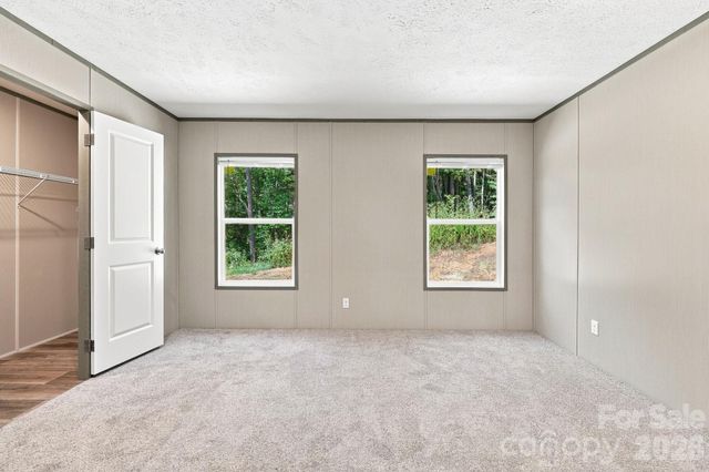 93 Foxcroft Lane, Flat Rock, NC 28792