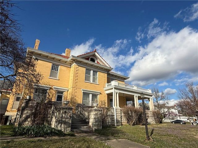 215 S 5th Street, Independence, KS 67301