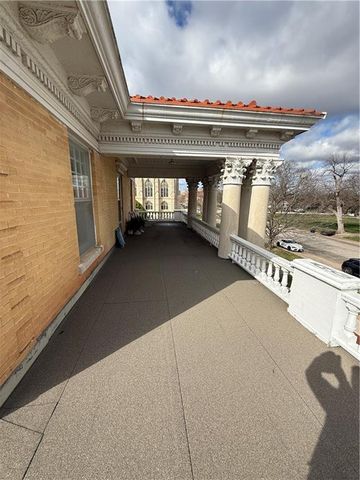 215 S 5th Street, Independence, KS 67301