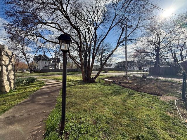 215 S 5th Street, Independence, KS 67301