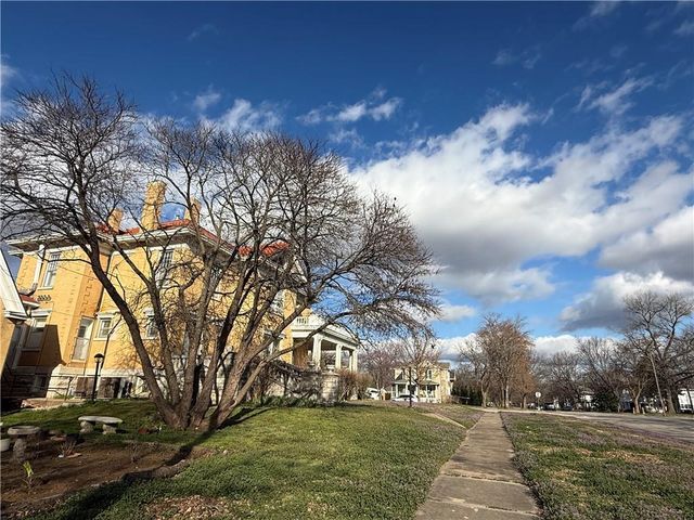 215 S 5th Street, Independence, KS 67301