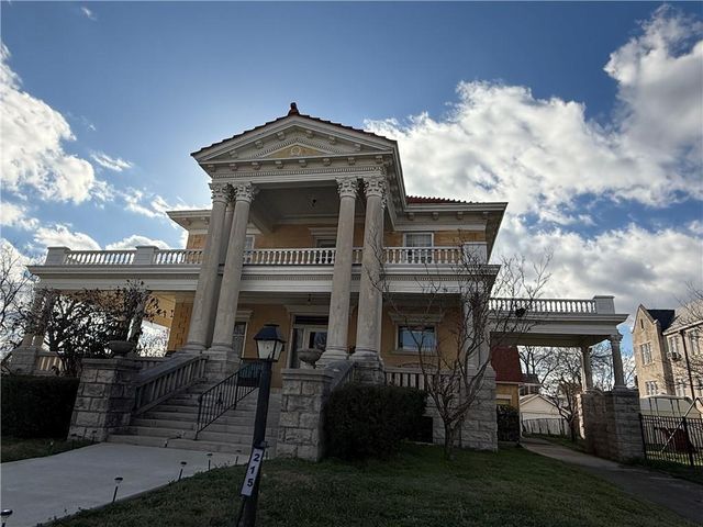 215 S 5th Street, Independence, KS 67301