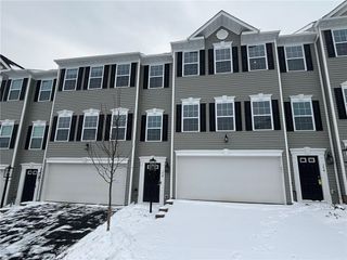 182 Lockheed Dr, Moon/crescent Twp, PA 15108