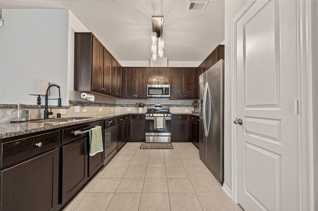 8 Desert Sun Court, Manvel, TX 77578