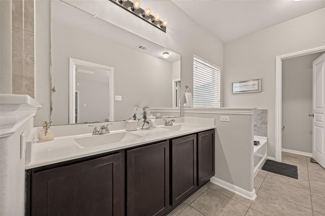8 Desert Sun Court, Manvel, TX 77578