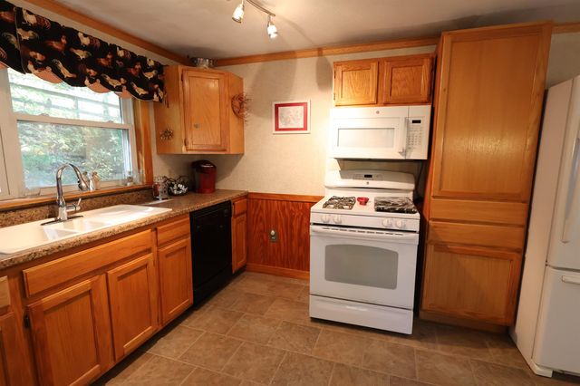 1001 Woodstock Road, Hartford, VT 05001