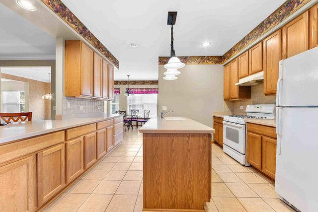 102 Hitching Post Lane, Grayslake, IL 60030