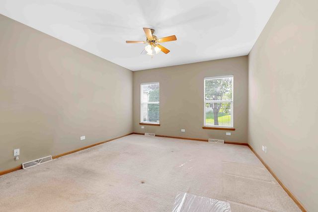 102 Hitching Post Lane, Grayslake, IL 60030