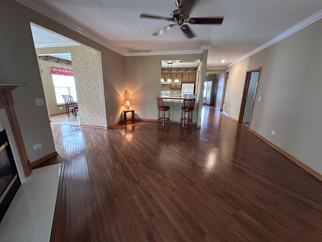 102 Hitching Post Lane, Grayslake, IL 60030