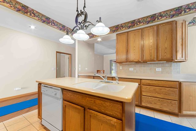 102 Hitching Post Lane, Grayslake, IL 60030