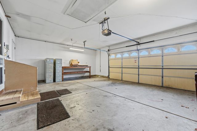 102 Hitching Post Lane, Grayslake, IL 60030