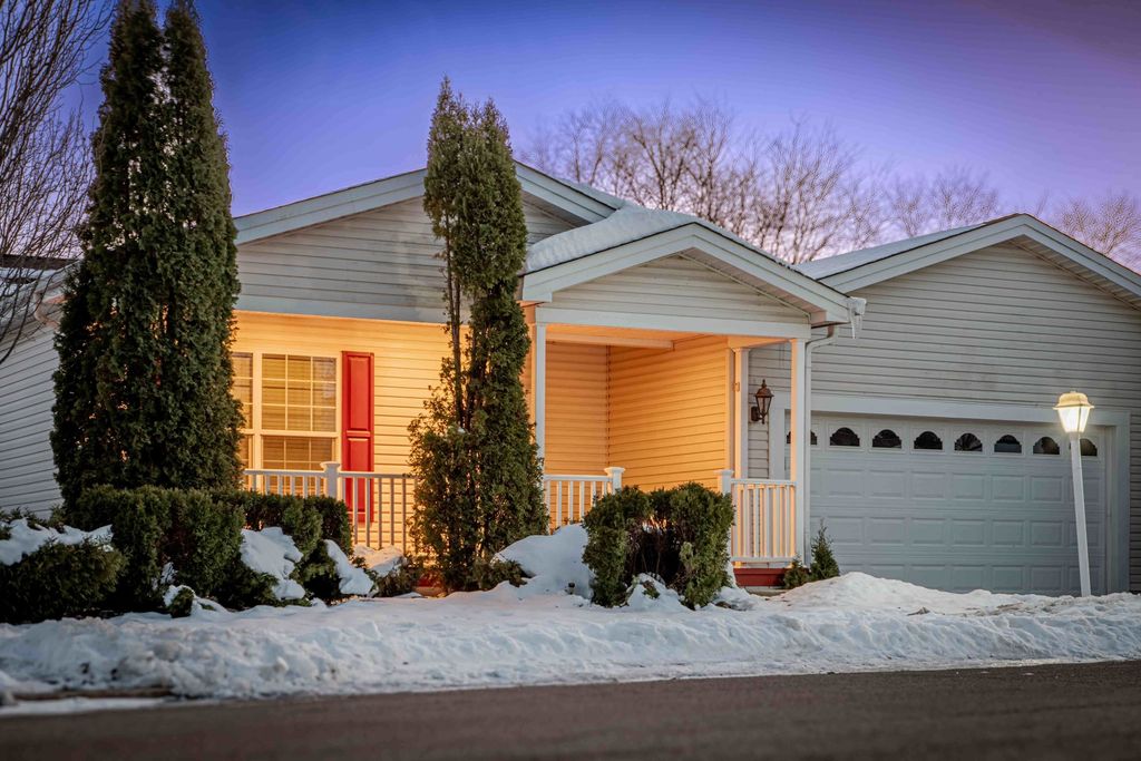 102 Hitching Post Lane, Grayslake, IL 60030