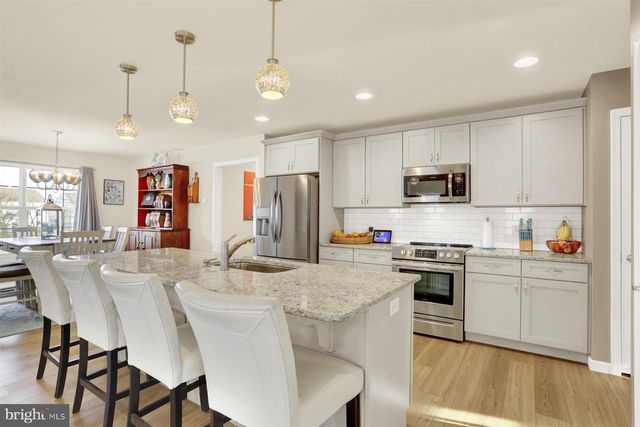 2075 SPRING WOOD LANE, Mechanicsburg, PA 17055