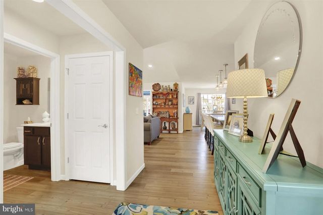 2075 SPRING WOOD LANE, Mechanicsburg, PA 17055