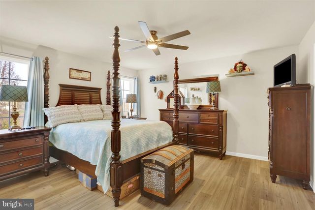 2075 SPRING WOOD LANE, Mechanicsburg, PA 17055