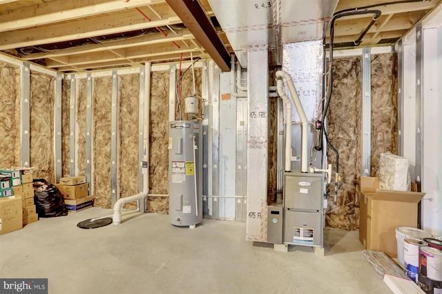 2075 SPRING WOOD LANE, Mechanicsburg, PA 17055