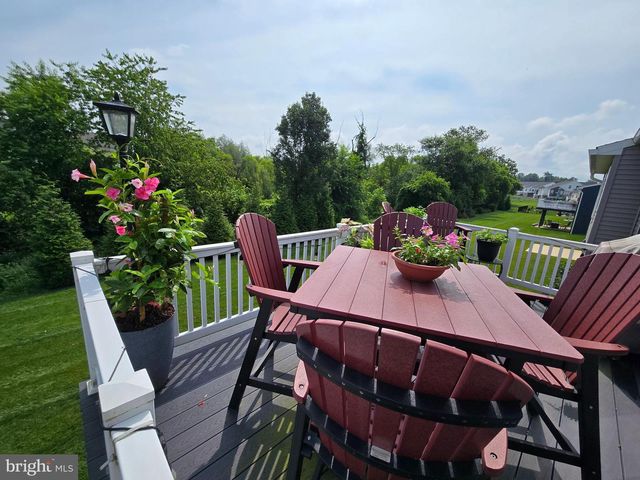 2075 SPRING WOOD LANE, Mechanicsburg, PA 17055