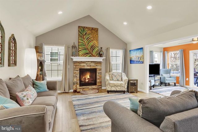 2075 SPRING WOOD LANE, Mechanicsburg, PA 17055