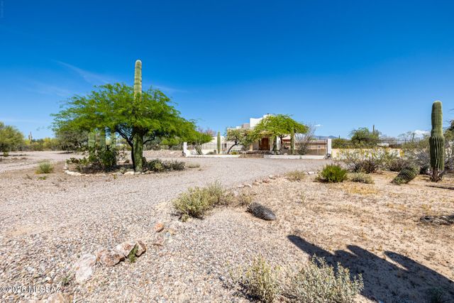 9724 N Carolanne Drive, Tucson, AZ 85742