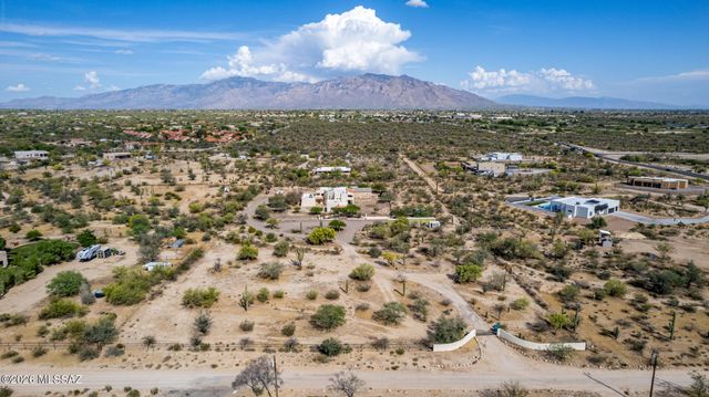 9724 N Carolanne Drive, Tucson, AZ 85742