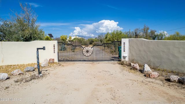 9724 N Carolanne Drive, Tucson, AZ 85742