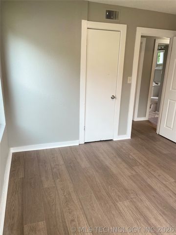 1386 E 51st Place N, Tulsa, OK 74126