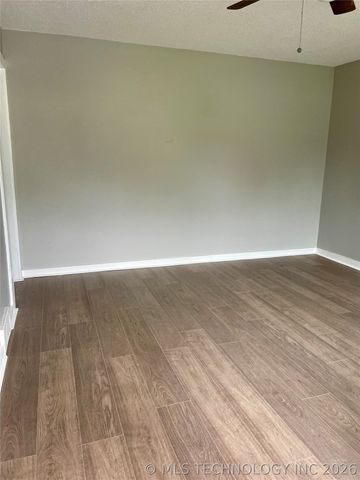 1386 E 51st Place N, Tulsa, OK 74126