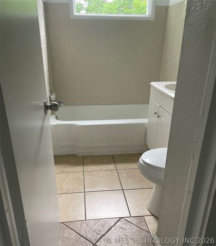 1386 E 51st Place N, Tulsa, OK 74126