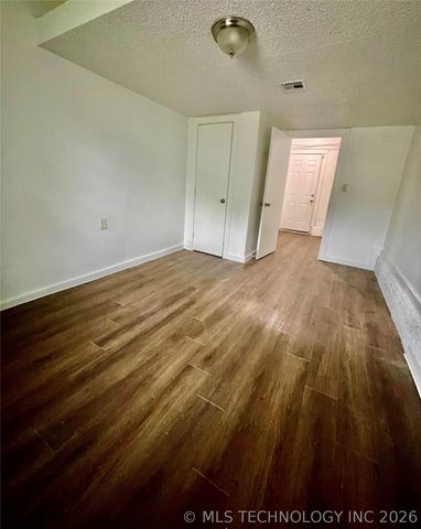 1386 E 51st Place N, Tulsa, OK 74126