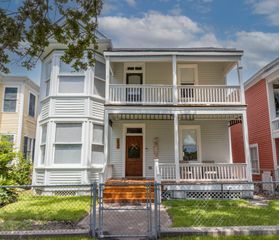 1820 Avenue M, Galveston, TX 77550
