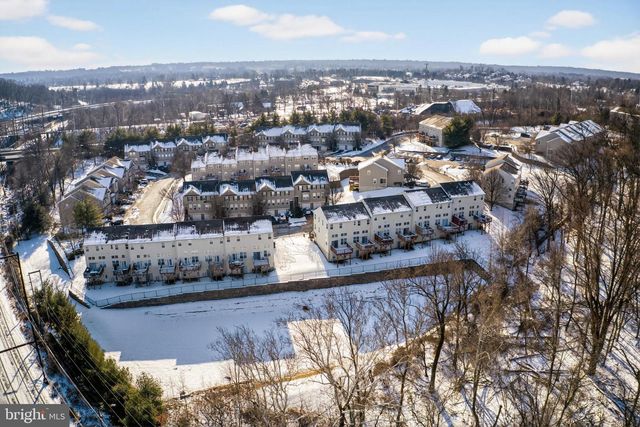 415 FORT HILL CIR, Fort Washington, PA 19034