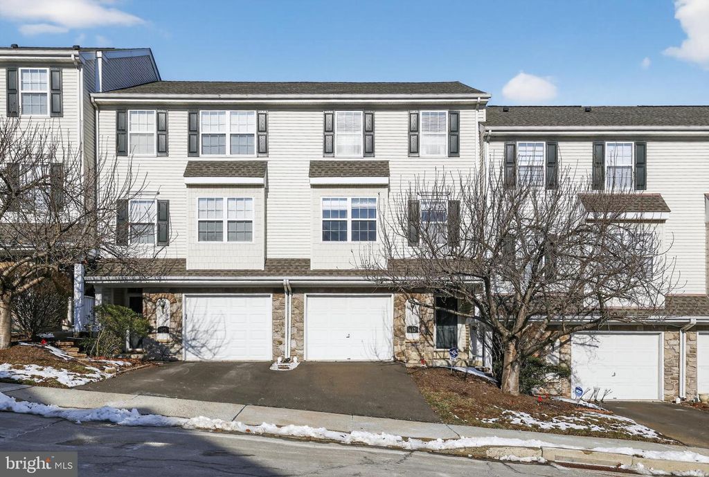 415 FORT HILL CIR, Fort Washington, PA 19034