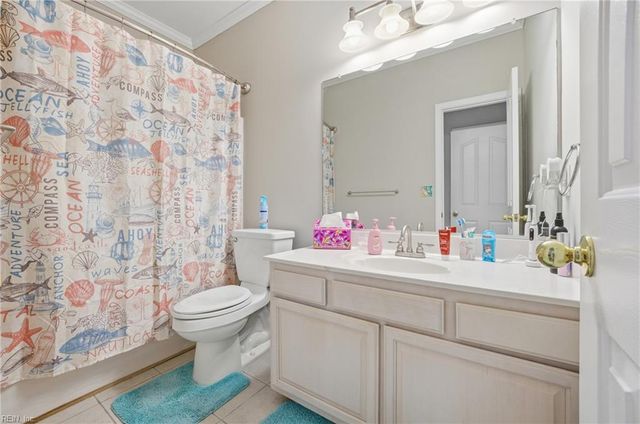 728 W Lake CIR, Chesapeake, VA 23322