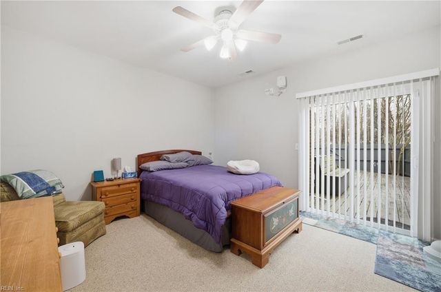 728 W Lake CIR, Chesapeake, VA 23322